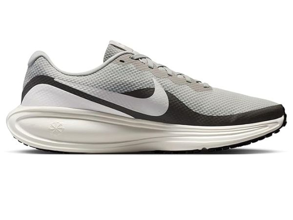 Nike Revolution 8