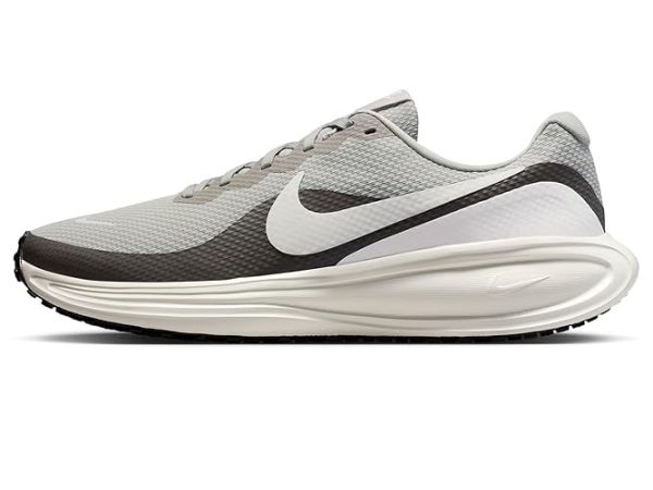 Nike Revolution 8