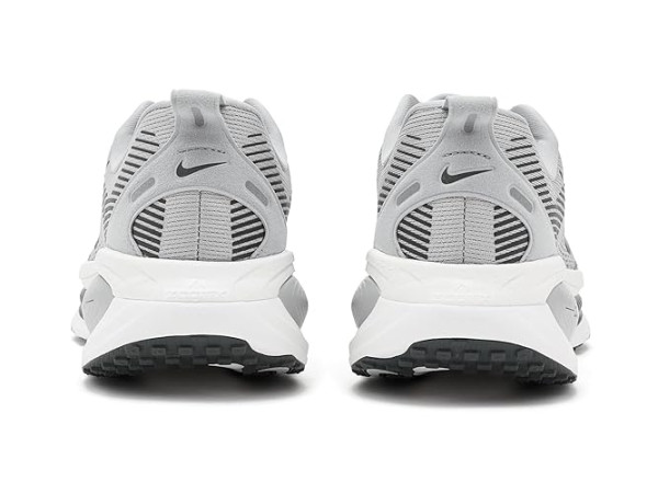 Nike Vomero 18 Nike Vomero 18