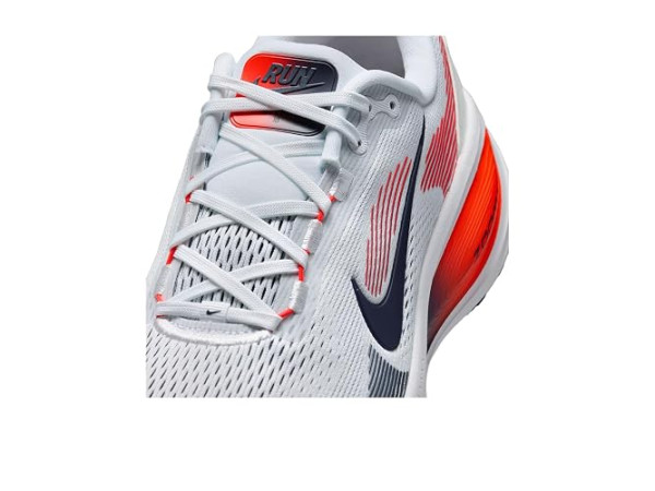 Nike Vomero 18 Nike Vomero 18