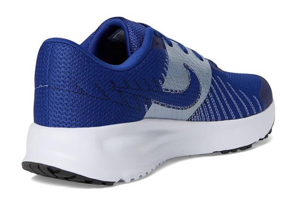 Nike Defy
