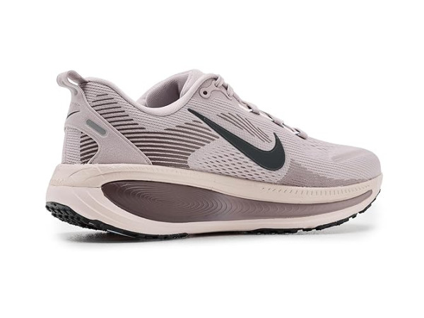 Nike Vomero 18