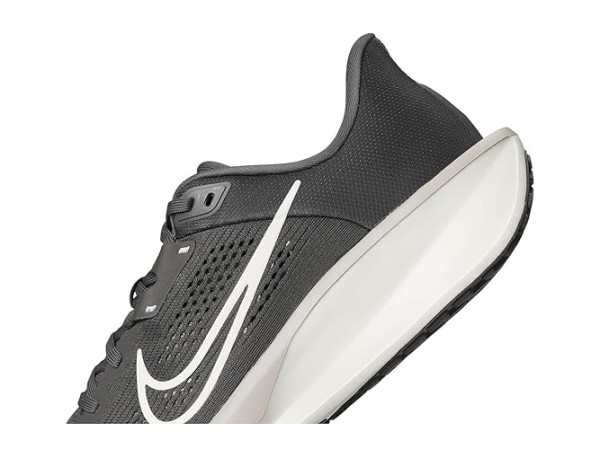 Nike Quest 6