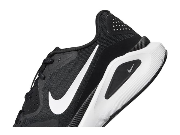 Nike Structure 26