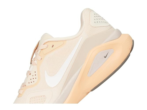 Nike Structure 26