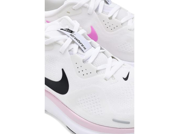 Nike Structure 26