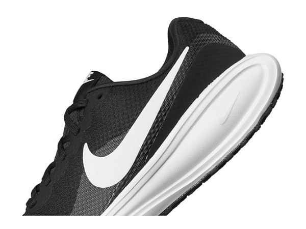 Nike Revolution 8