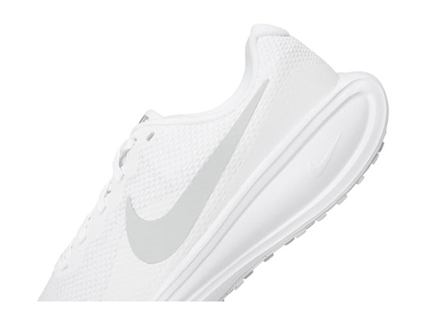 Nike Revolution 8
