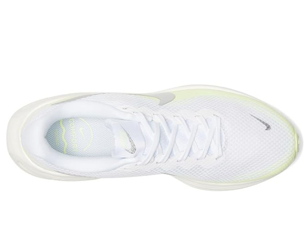 Nike Revolution 8