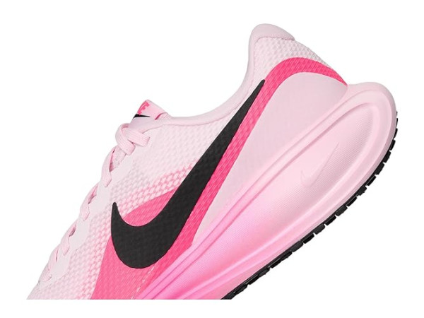 Nike Revolution 8