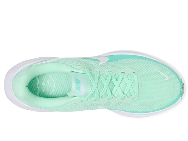 Nike Revolution 8