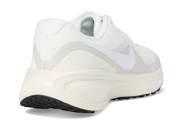 Nike Revolution 8