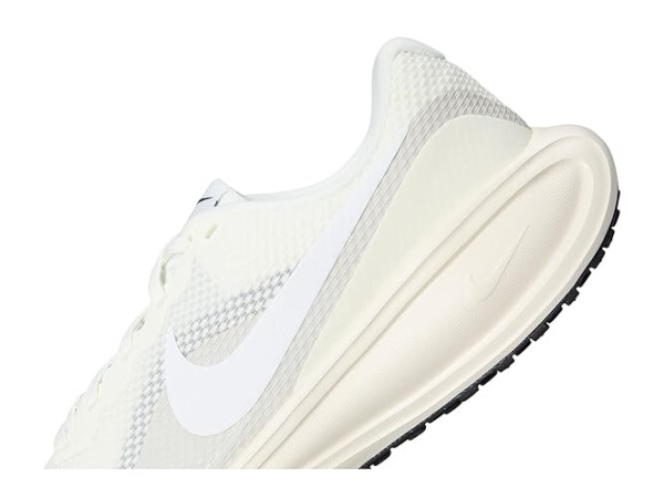 Nike Revolution 8