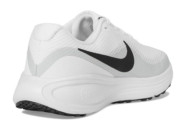 Nike Revolution 8