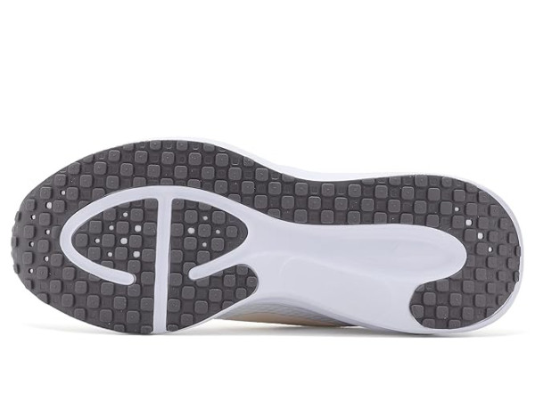 Nike Revolution 8