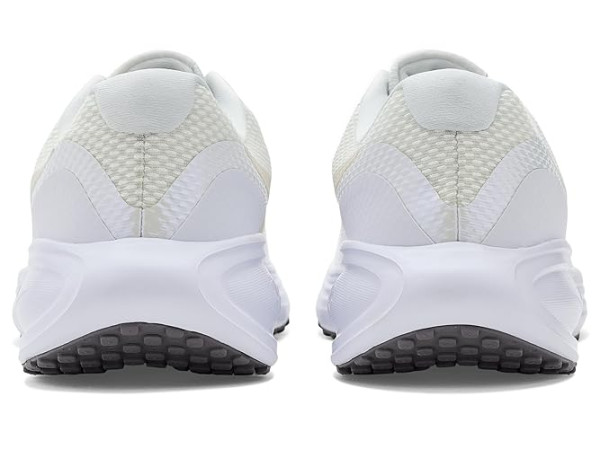 Nike Revolution 8