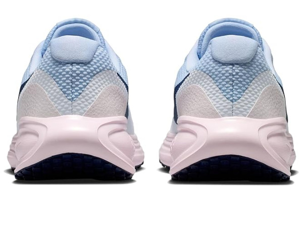 Nike Revolution 8