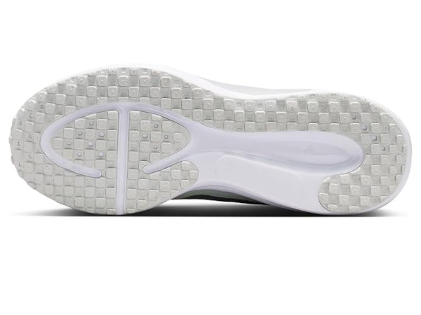 Nike Revolution 8