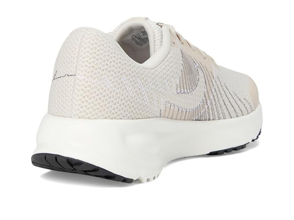 Nike Defy