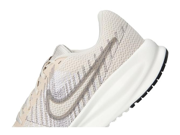 Nike Defy