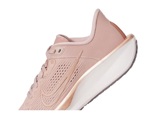 Nike Quest 6