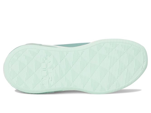 Nike Bella 7