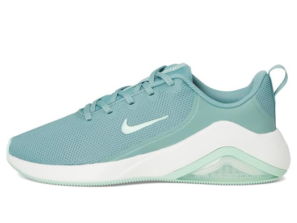 Nike Bella 7