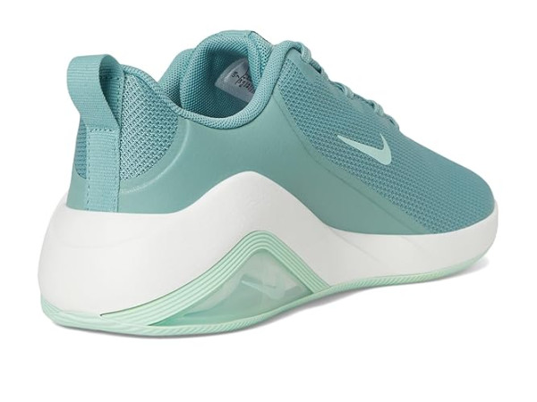 Nike Bella 7