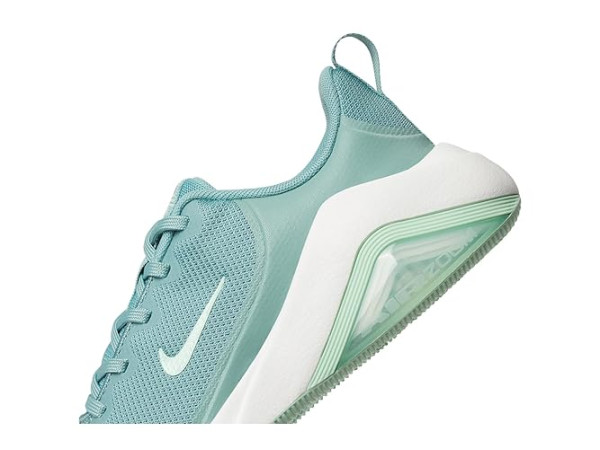 Nike Bella 7