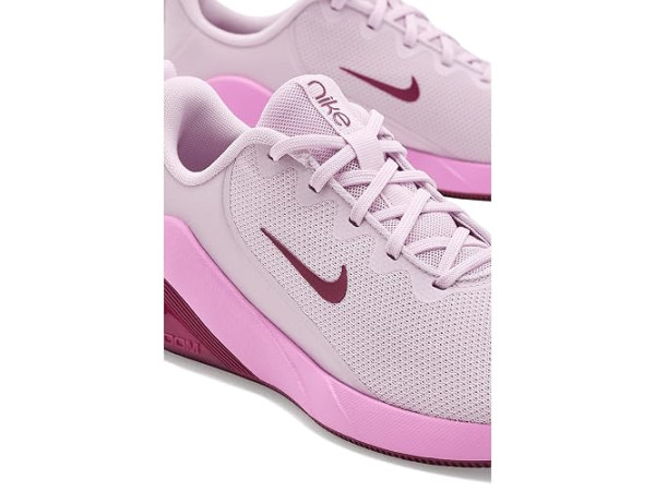Nike Bella 7 Nike Bella 7
