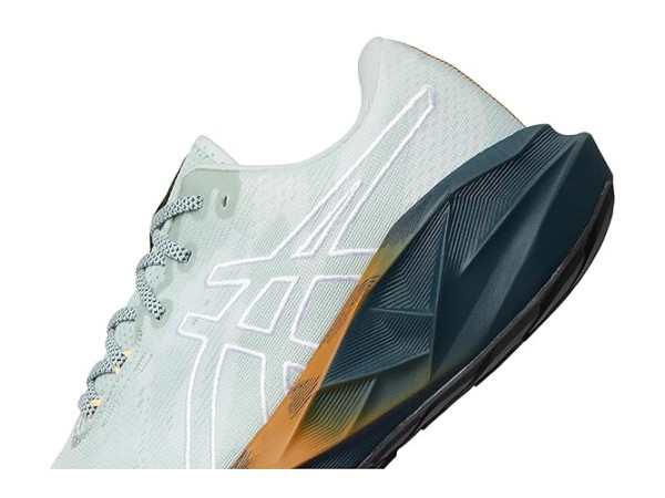 ASICS Novablast 5 TR