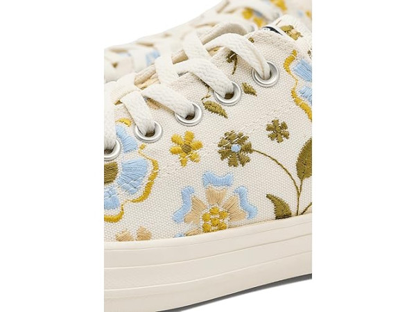Converse Chuck Taylor All Star Low Top Converse Chuck Taylor All Star Low Top