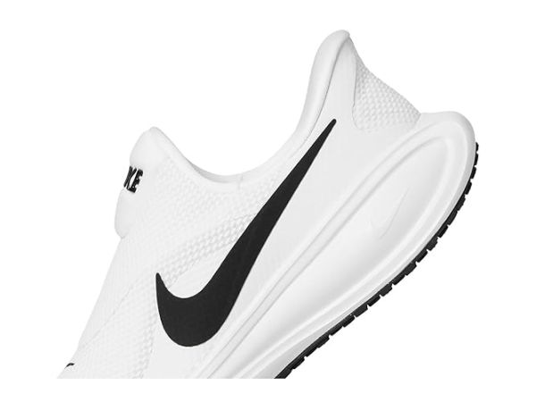 Nike Revolution 8 EasyOn Nike Revolution 8 EasyOn