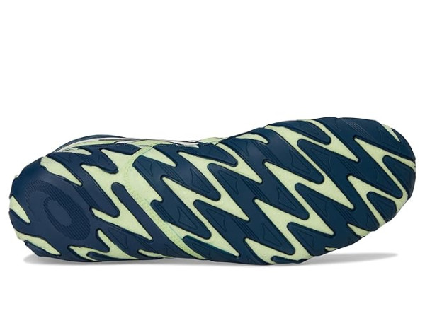 ASICS Aggressor 6