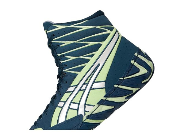 ASICS Aggressor 6