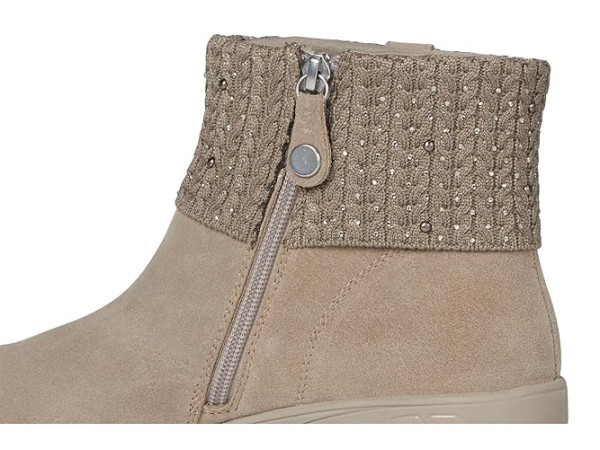 SKECHERS Pier-Lite - Fall Stunner Martha Stewart- Hands Free Slip-Ins