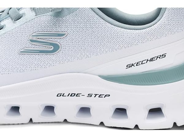SKECHERS Glide-Step Pro Waverra SKECHERS Glide-Step Pro Waverra