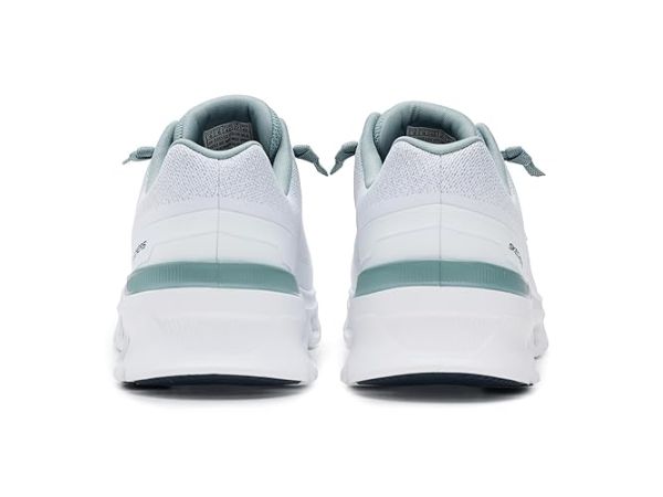SKECHERS Glide-Step Pro Waverra SKECHERS Glide-Step Pro Waverra