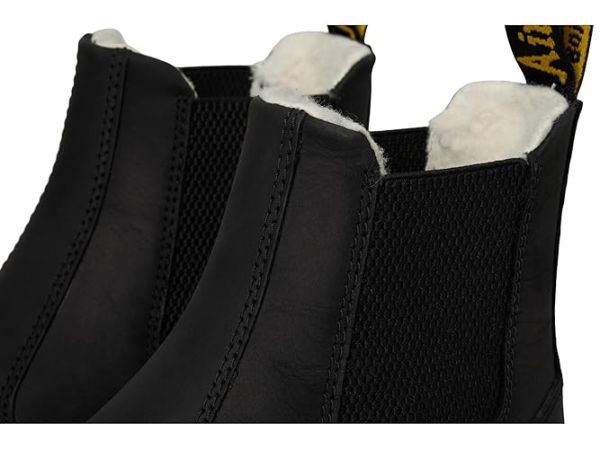 Dr. Martens Embury WL