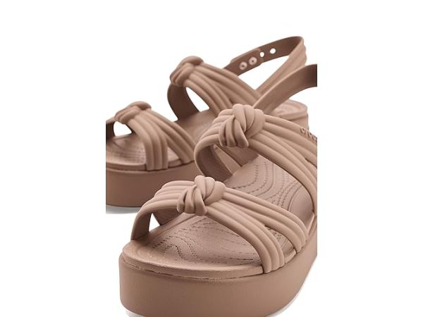 Crocs Brooklyn Knot Low Wedge Crocs Brooklyn Knot Low Wedge