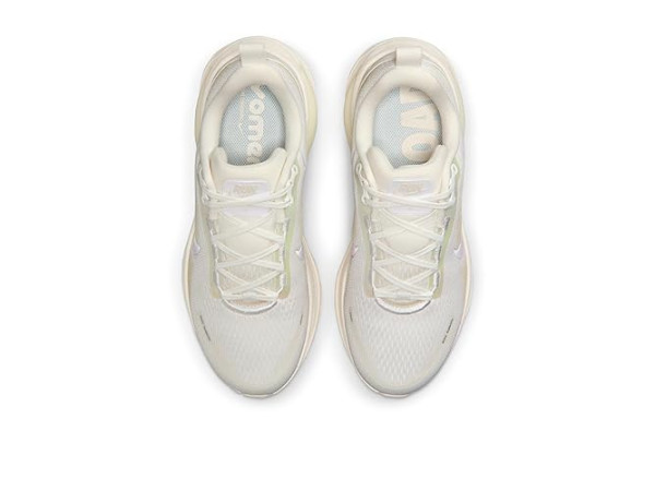 Nike Vomero 18 Essential Nike Vomero 18 Essential