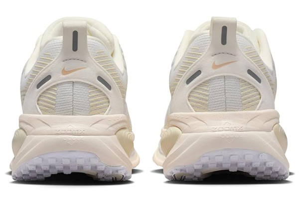 Nike Vomero 18 Essential Nike Vomero 18 Essential