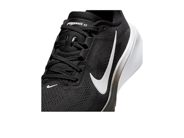 Nike Air Zoom Pegasus 42