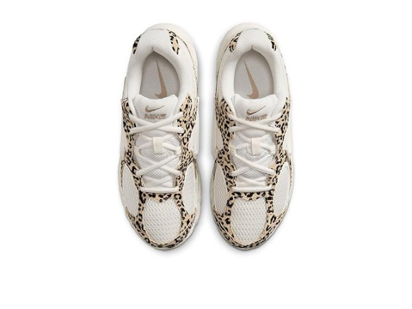 Nike V5 RNR Suede