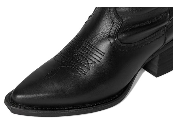 Steve Madden Stage Steve Madden Stage