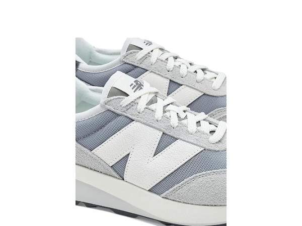 New Balance Classics 370