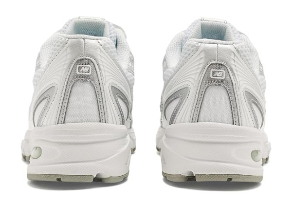 New Balance Classics U740v2 New Balance Classics U740v2