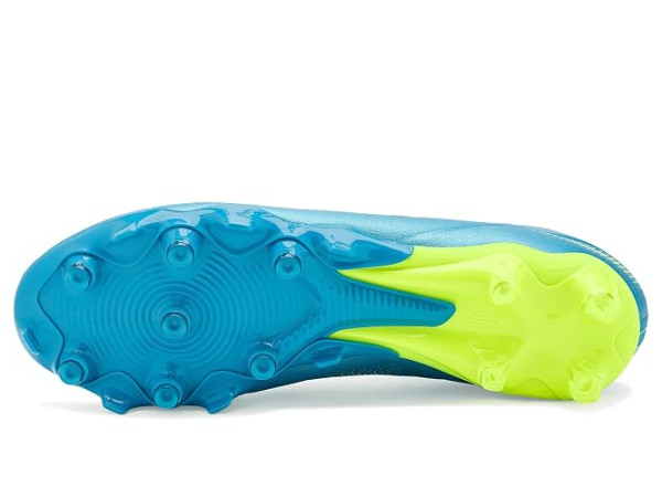 New Balance Tekela Team Low Laced FG V5 New Balance Tekela Team Low Laced FG V5