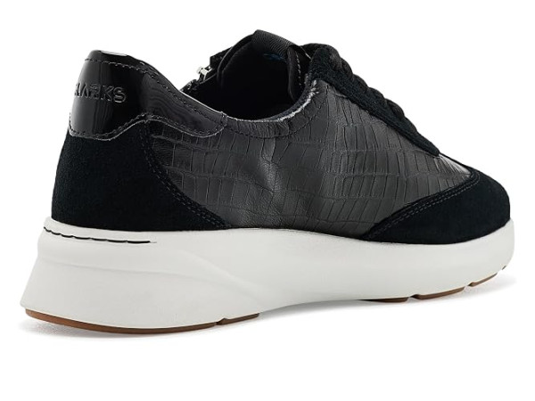 Clarks Code R Run