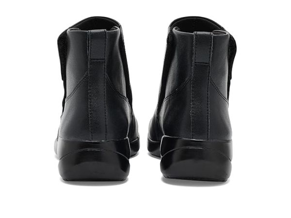 Clarks Kaetlyn Flow